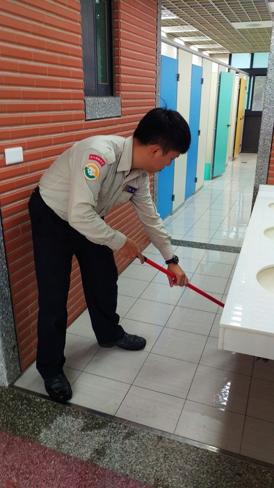 協助校園清潔